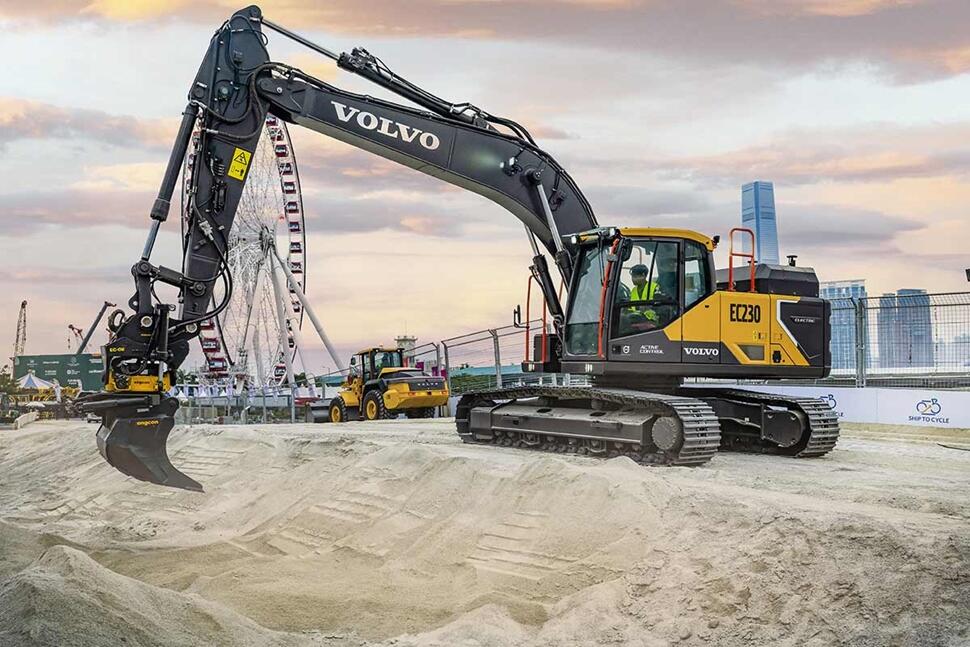 全新沃尔沃EC230电动履带式挖掘机投入赛道建设